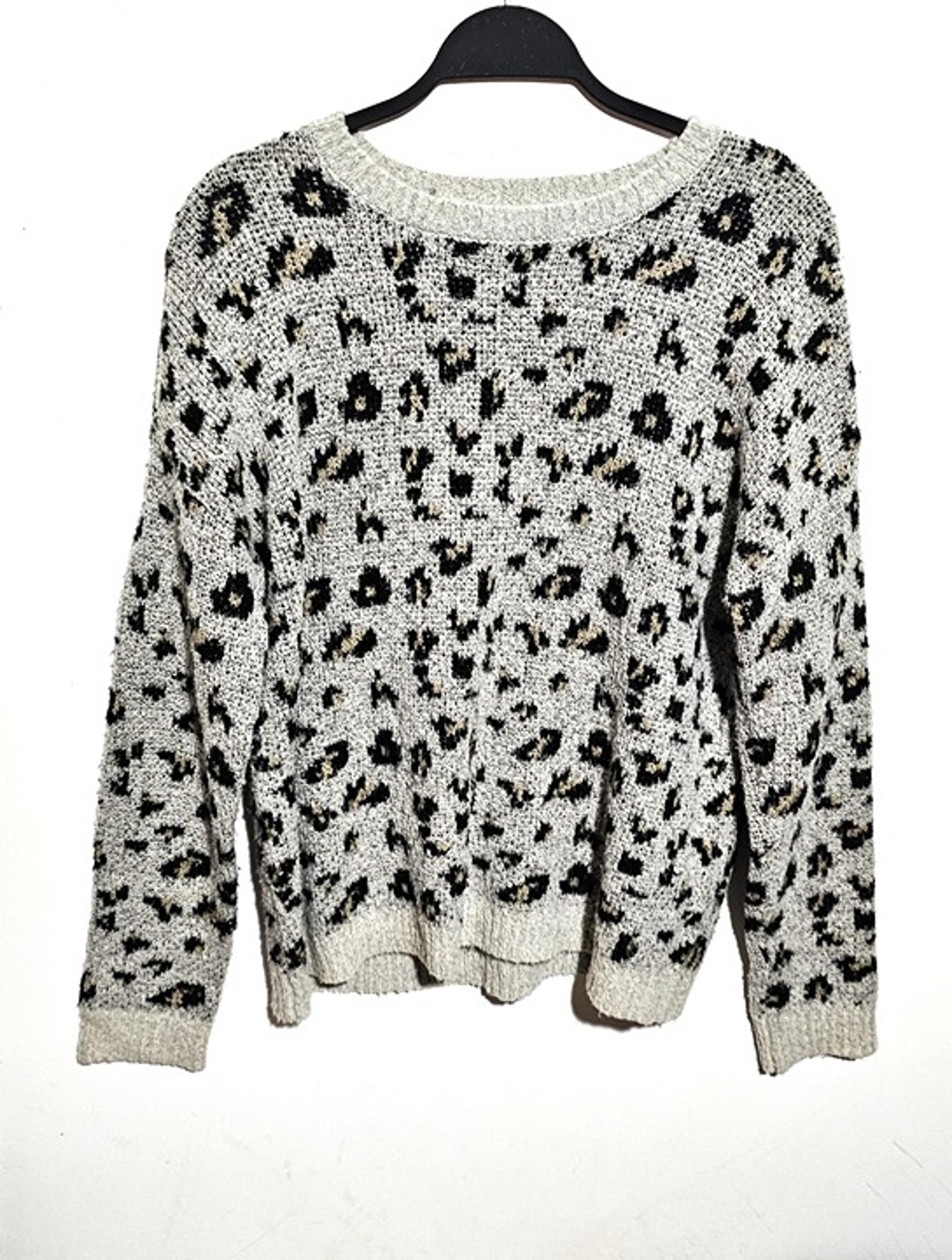 Women’s Workshop Black and Gray Cheetah Print Sweater PM