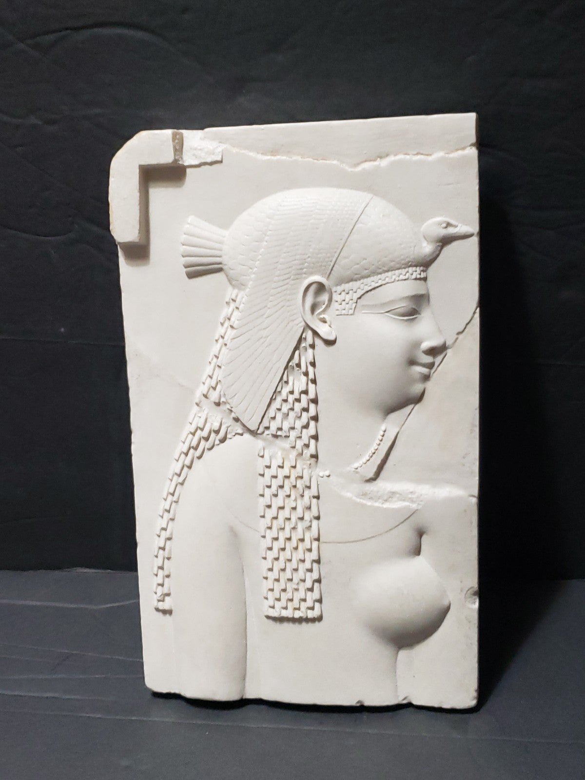 Vintage METROPOLITAN MUSEUM OF ART Egyptian Queen Resin Wall Plaque