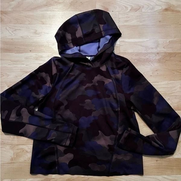 Athleta Pinnacle Camo Cropped Hoodie Black and Purple Women’s XS