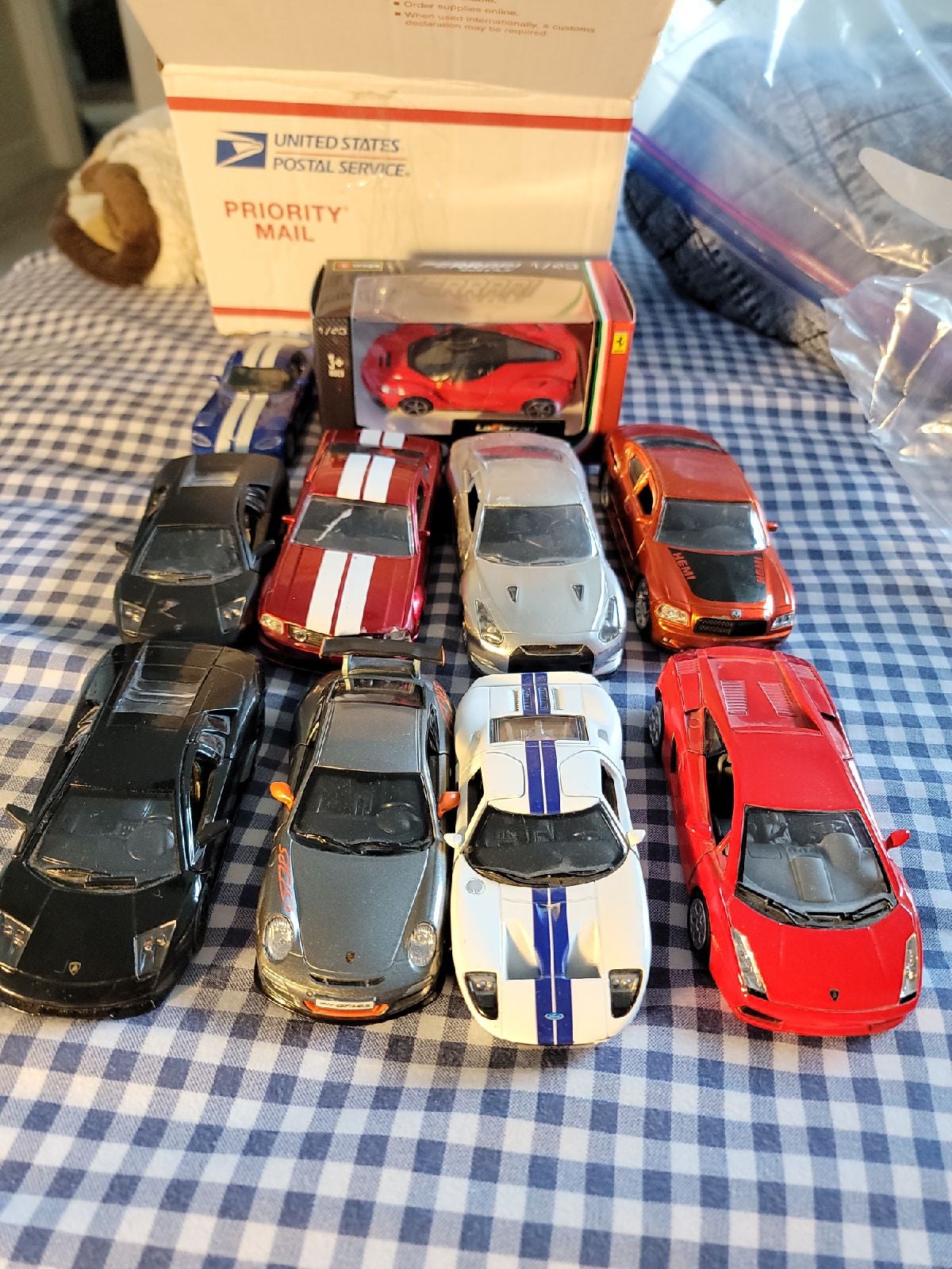 1:43 diecast/toy car lot burago/kinsmart