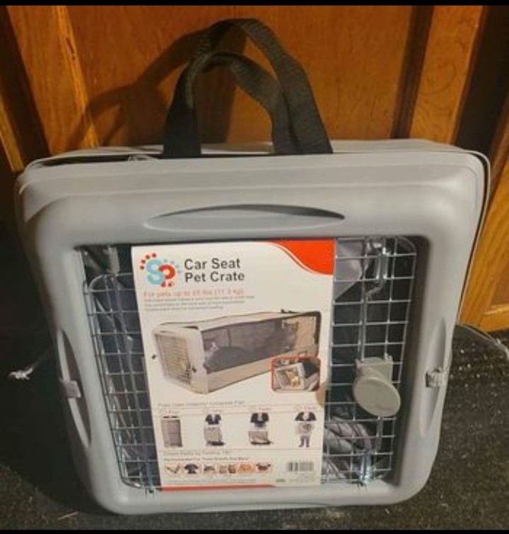 BRAND NEW Car Seat Pet Carrier { SP: Sport Pet = Brand} Sells At PETCO for 85