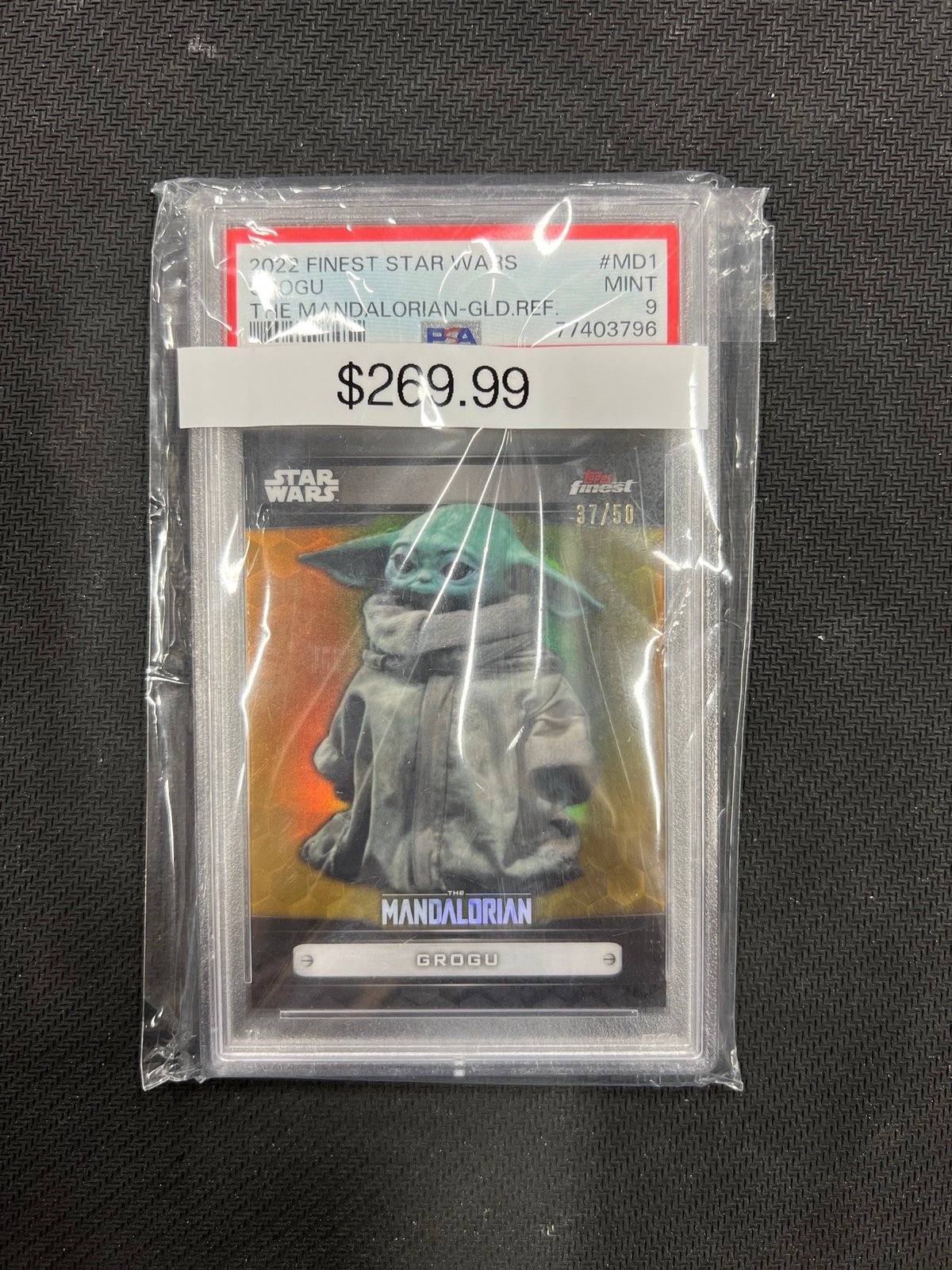 Grogu 2022 Finest Star Wars The Mandalorian-Gold Refractor Mint 9 Graded Card