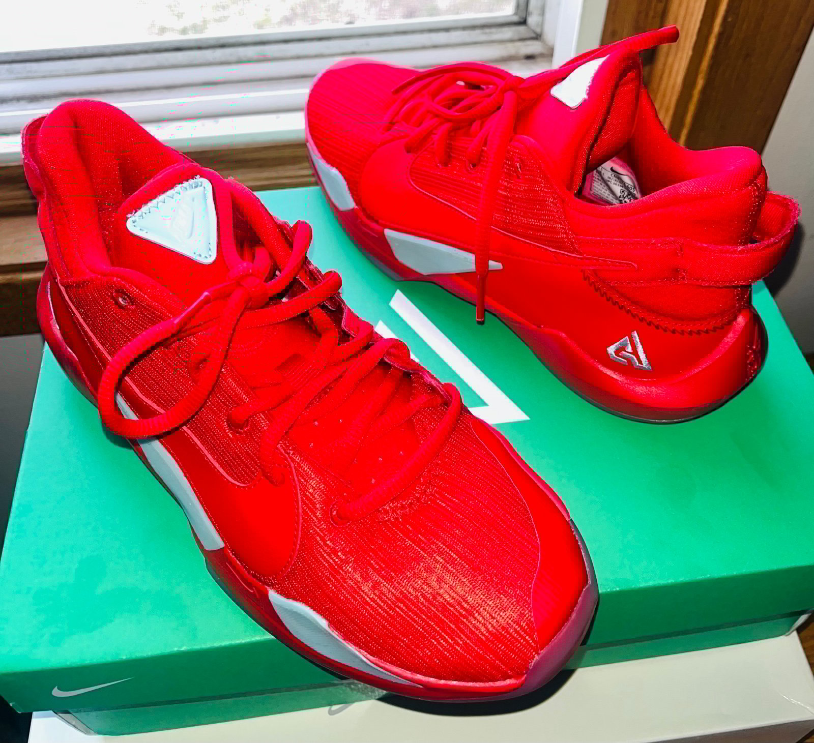 ♦️LIKE-NEW♦️Nike ‘Zoom Freak 2’ (University Red), Youth Size 6 / Women’s Size 7.