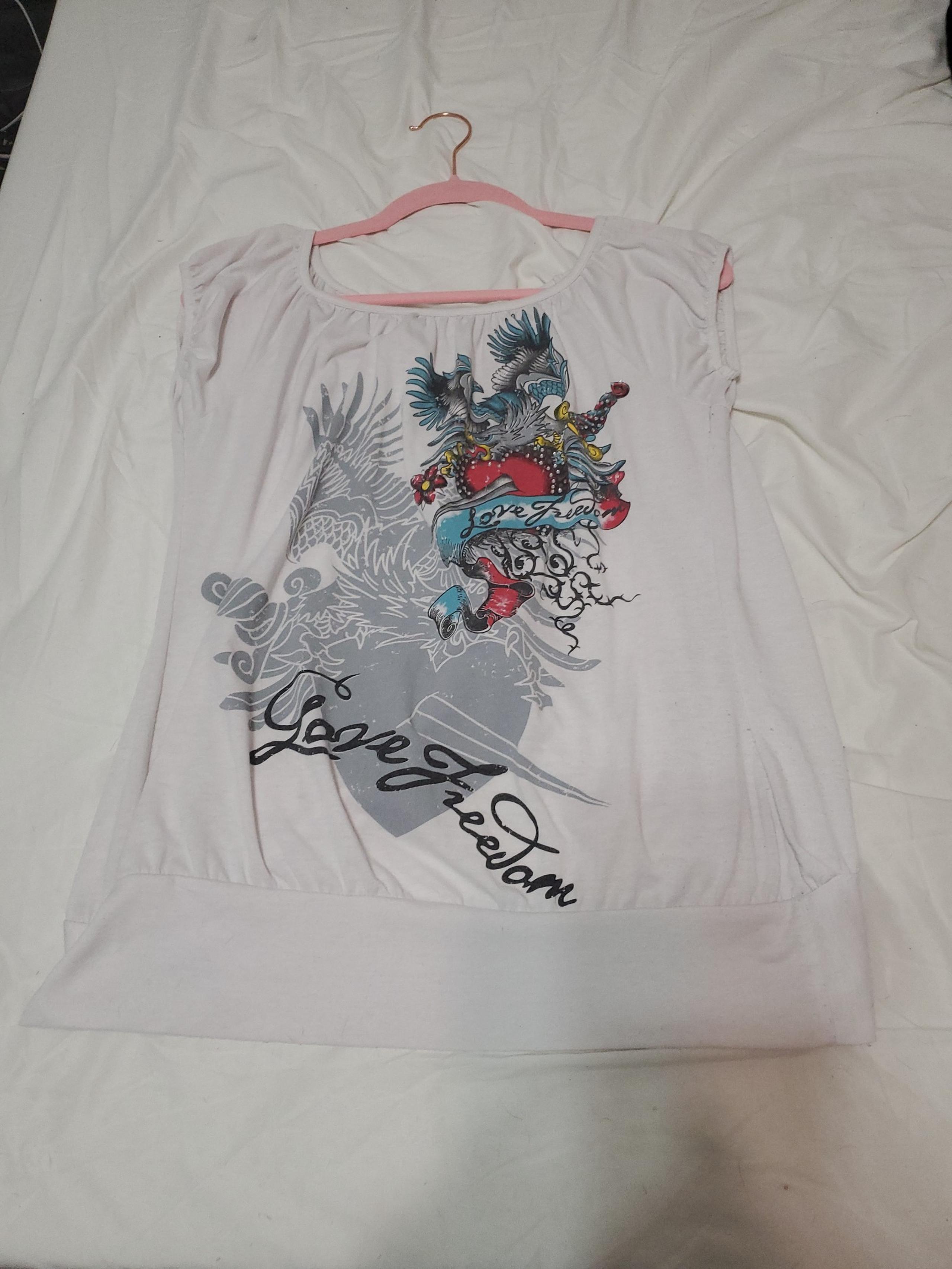 Women shirt open in back