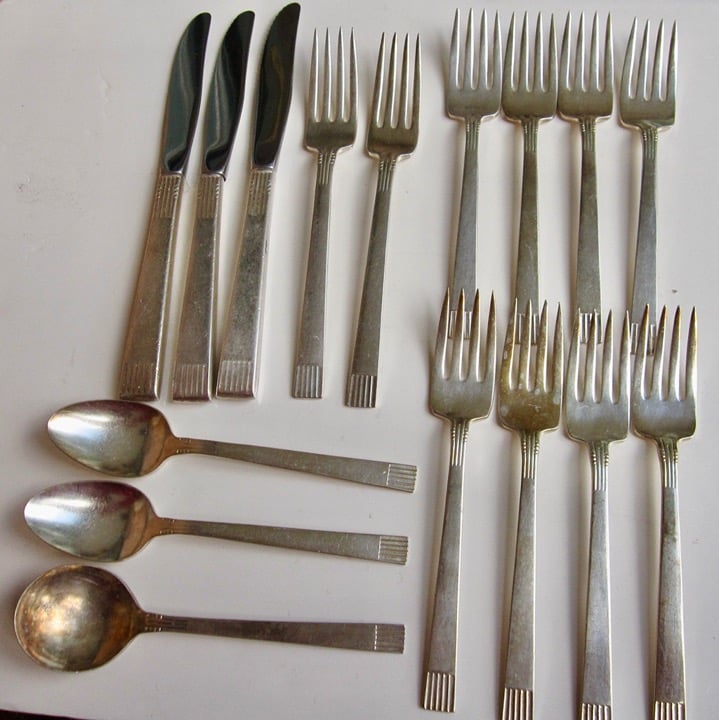 Vintage 1950s Oneida Skyline Silverplate 16-Pc Forks Spoons Knives Art Deco USA