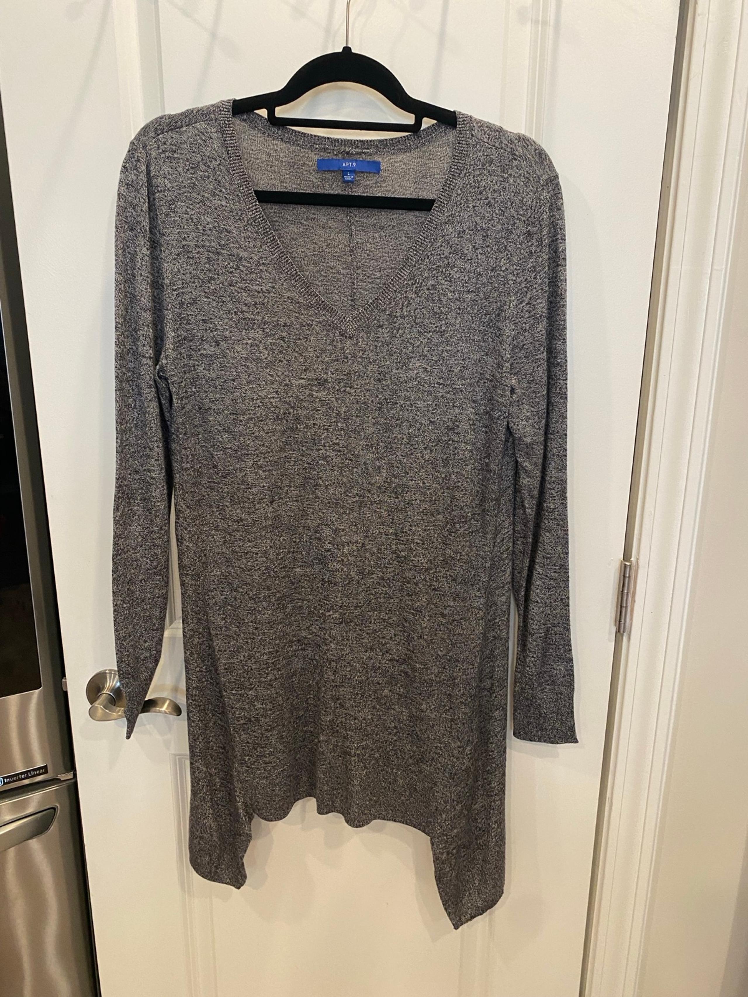 Apt. 9 Size Large Gray / Black V Neck Tunic Sweater Top - Lightweight