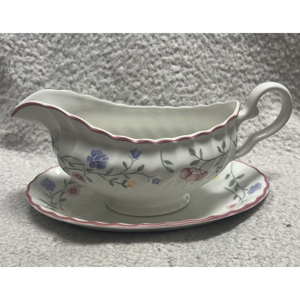 Johnson Brothers SUMMER CHINTZ Gravy Boat & Under Plate Made In England