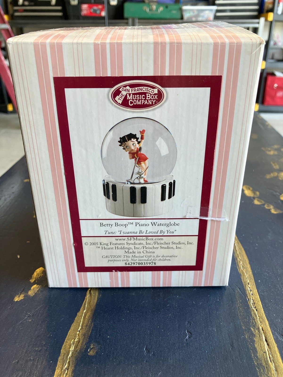 Hallmark Betty Boop musical snowglobe