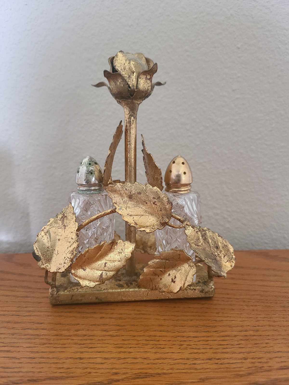 VTG 70s Made in Italy Gold Tone Rose Leaf Crystal Salt Pepper Shaker Cruet Set