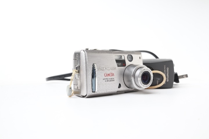 Olympus CAMEDIA C-60 Zoom 6.1 MP Digital Camera Silver