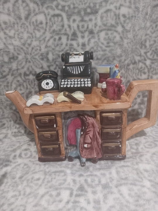 BUCHASE VINTAGE TEAPOT CERAMIC LAWYER'S DESK WITH TYPEWRITER BY BUCHASE