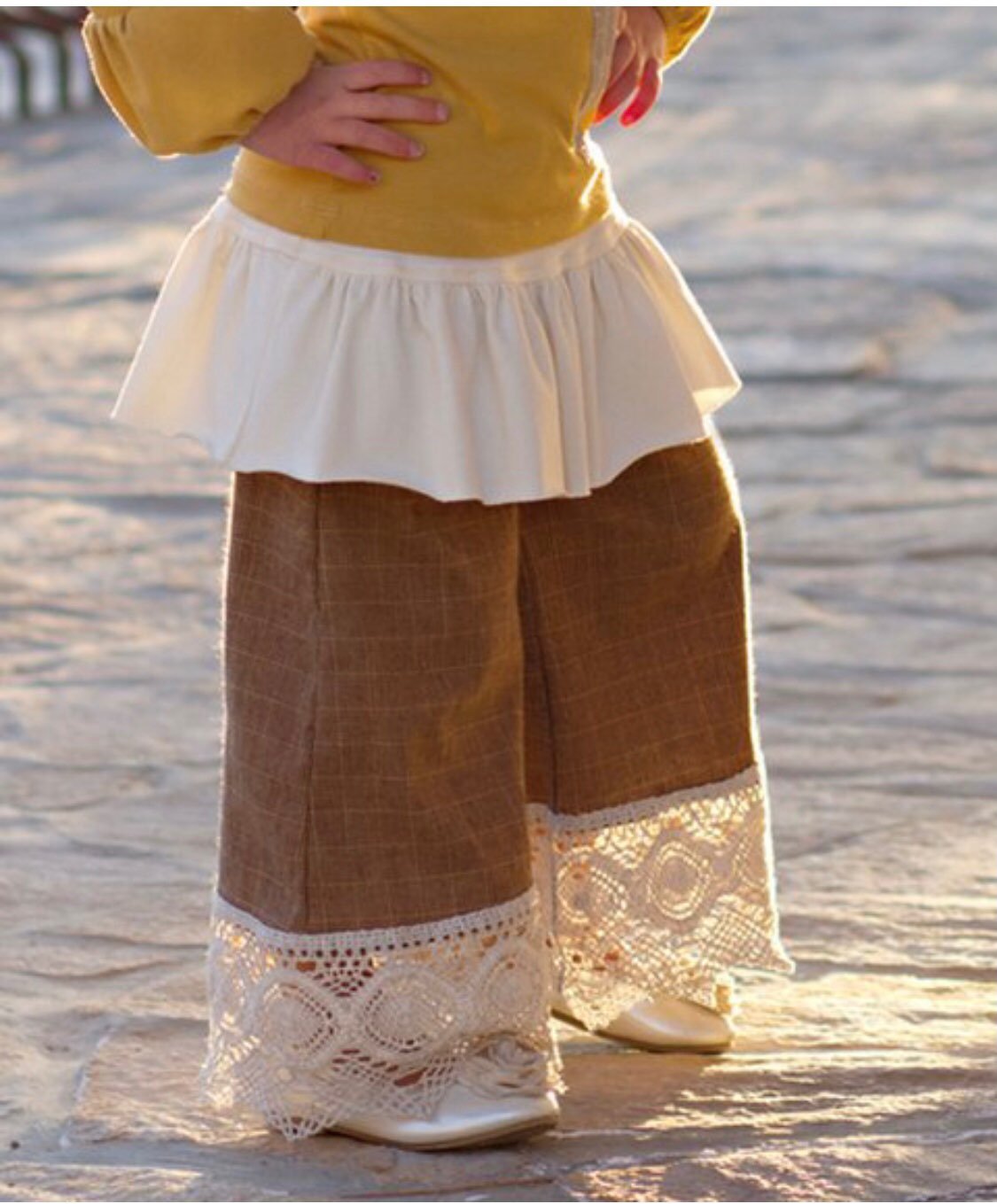 Persnickety Hazel brown crochet pants Sz7-8