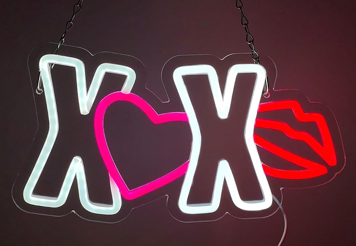 Lovely Bright Red / Pink XOXO Heart & Lips LED Night Light Love Room Wall Decor