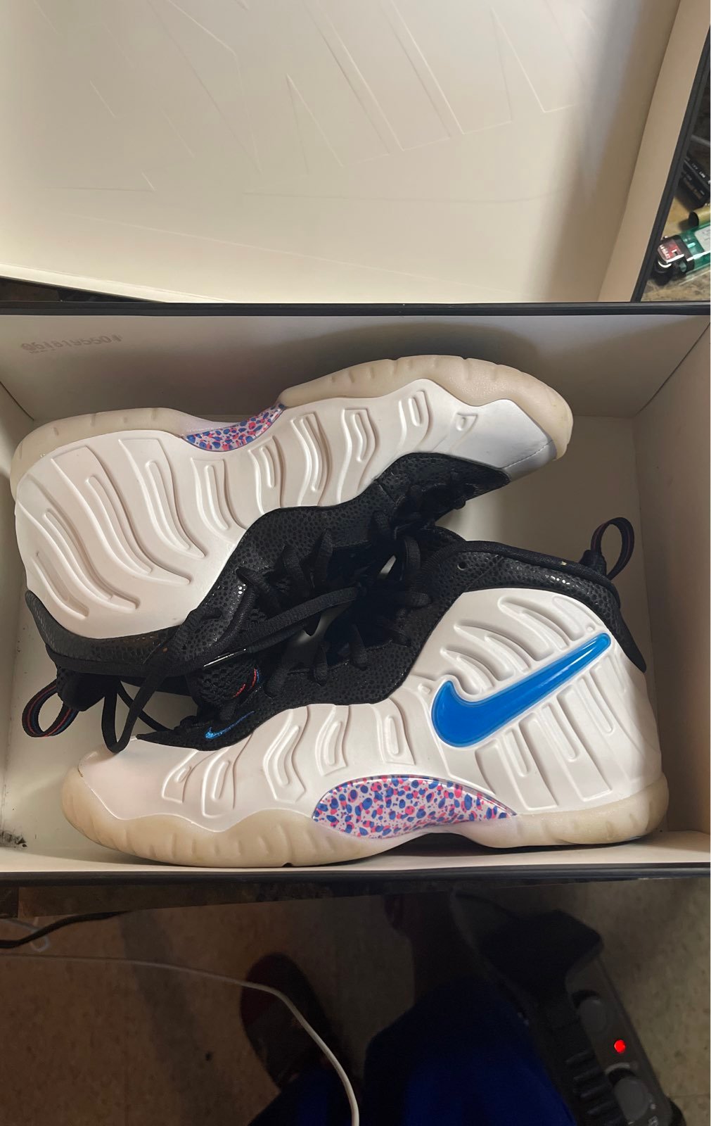 Nike Air Foamposite Pro 3D Kids Size 6y Boys 4