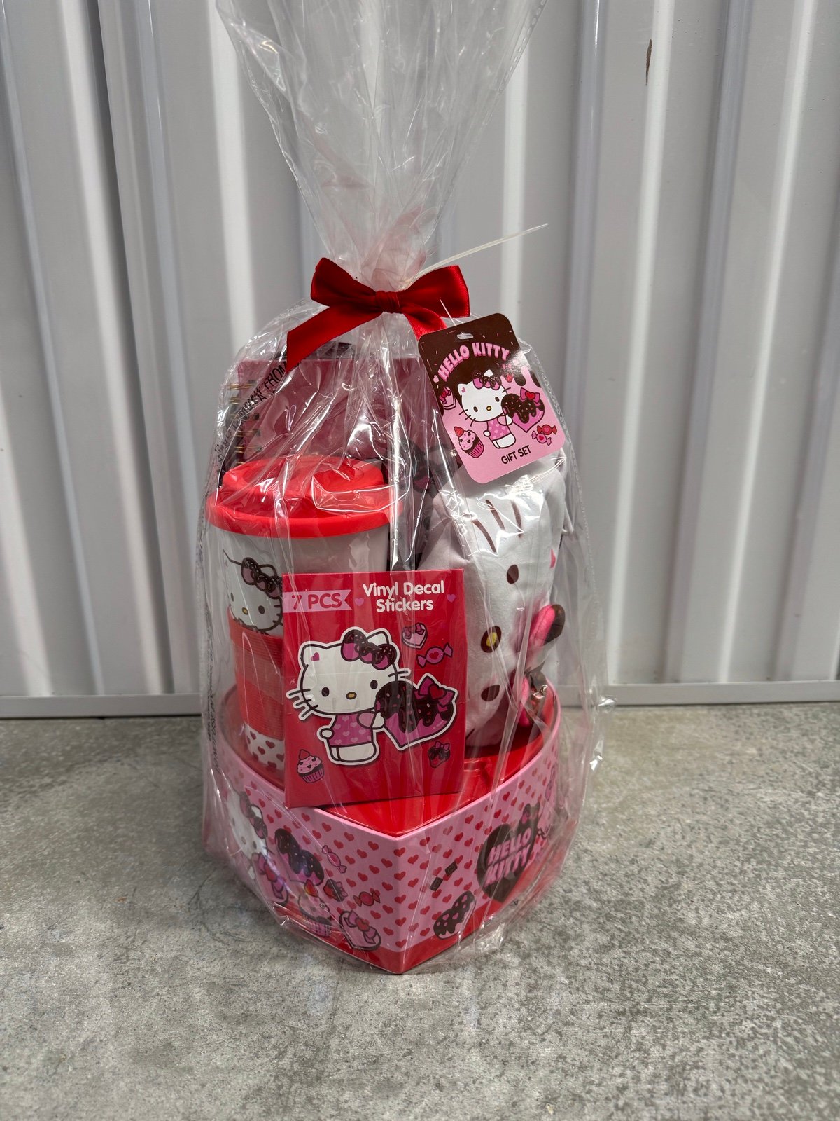 Hello kitty valentine’s basket
