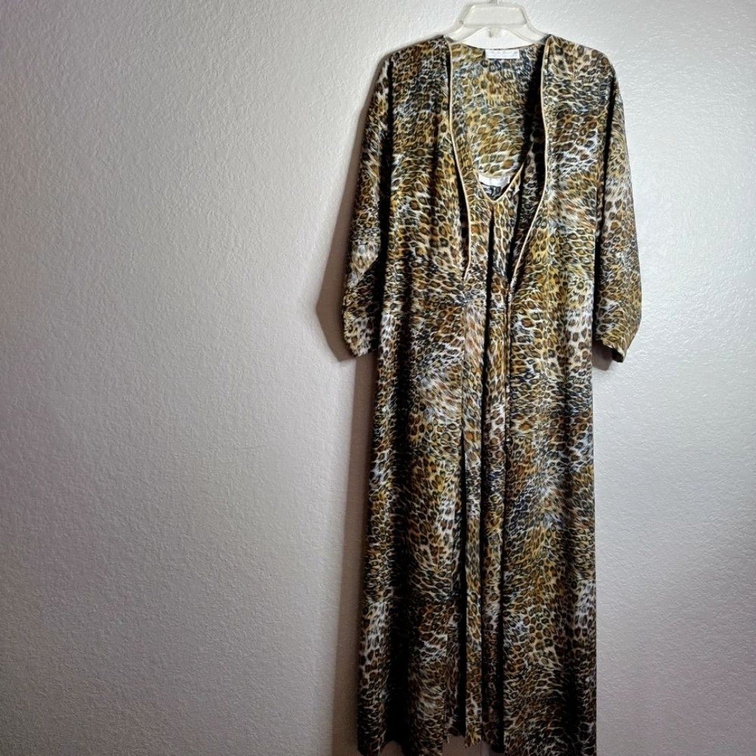 collection by intime of california cheetah print night gown set sz S