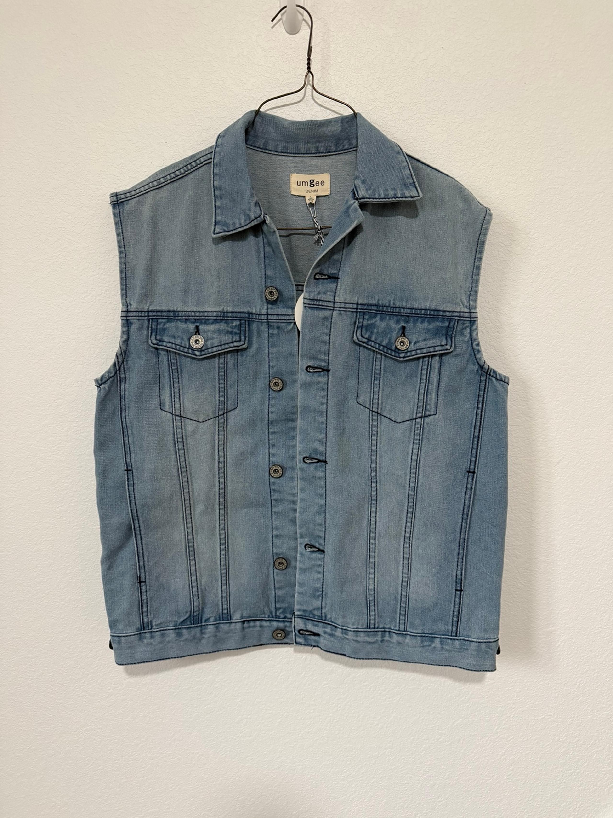 Women’s Umgee Denim Fringe Jean Vest Size Large NWT