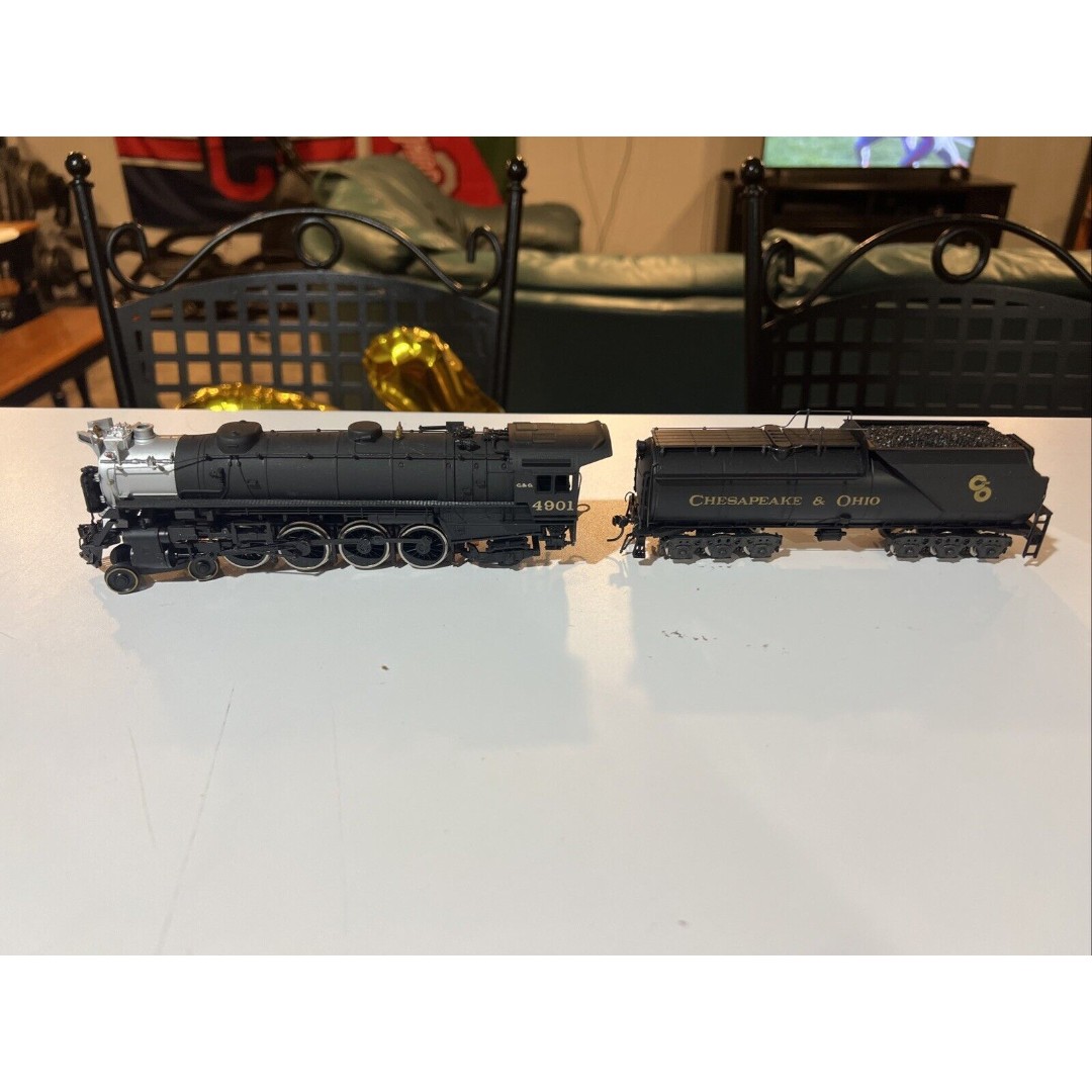 Pemco Chesapeake & Ohio 4901 Locomotive 4-8-2 Black (HO)