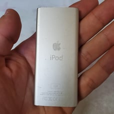 APPLE IPOD NANO 2ND GENERATION SILVER (2 GB) A1199 WORKING