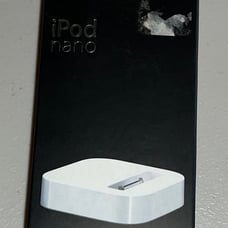 Apple iPod Dock for iPod nano 1st Generation MA072G/A NOS Brand New