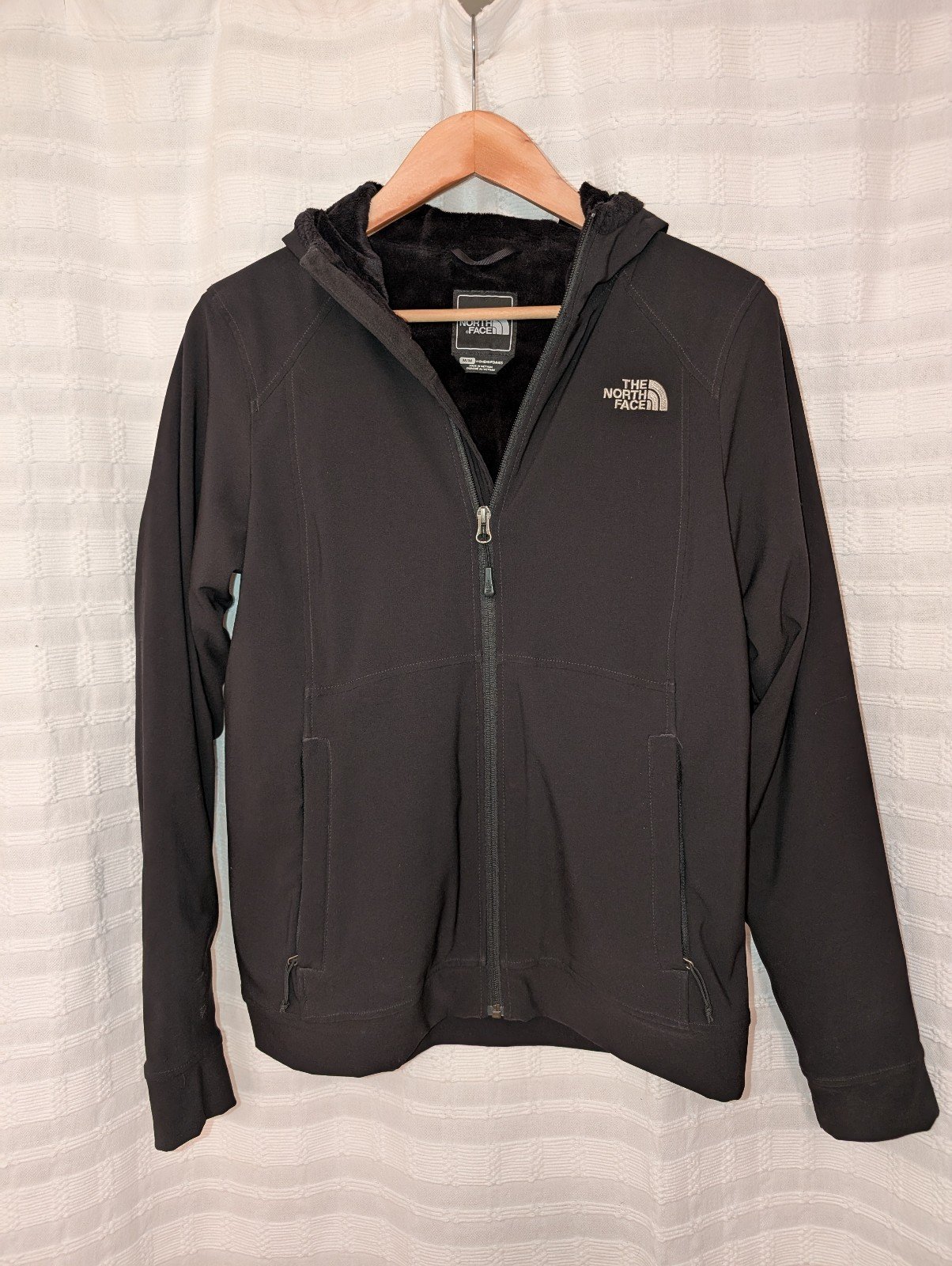 North Face Women's M Light Soft Shell Jacket with Soft Lining and Hood, Black