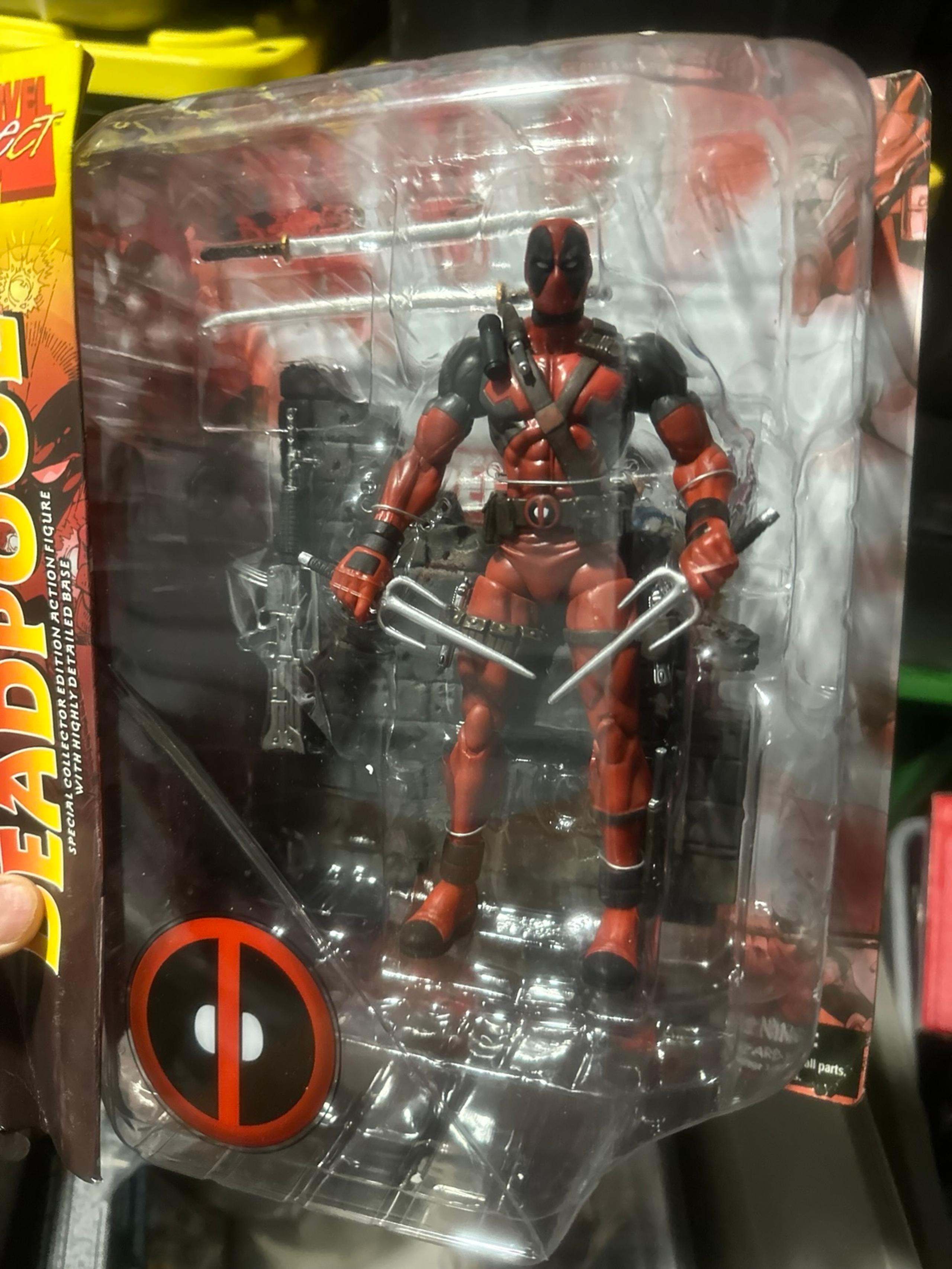 Diamond Marvel Select DEADPOOL New & Sealed