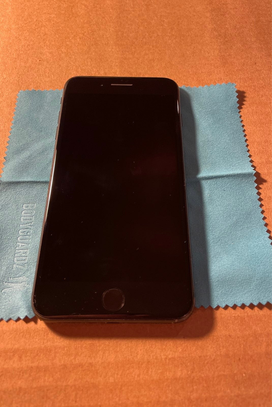 Apple iPhone 8 Plus 64 GB in Space Gray for Unlocked