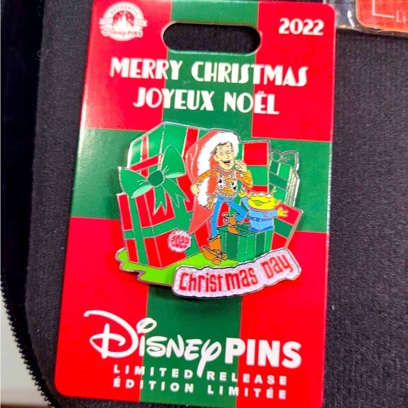 Disney pin Christmas Day 2022 Toy Story limited release