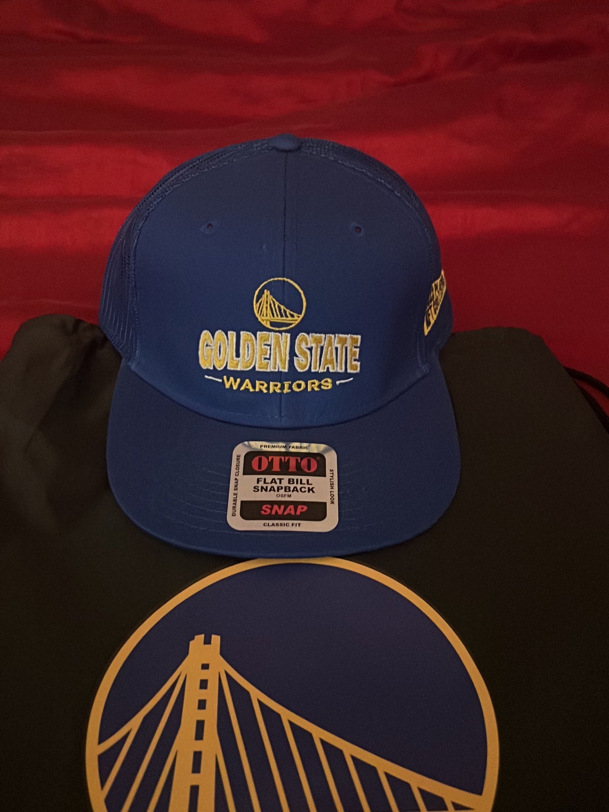 Golden State Warriors gym bag and hat