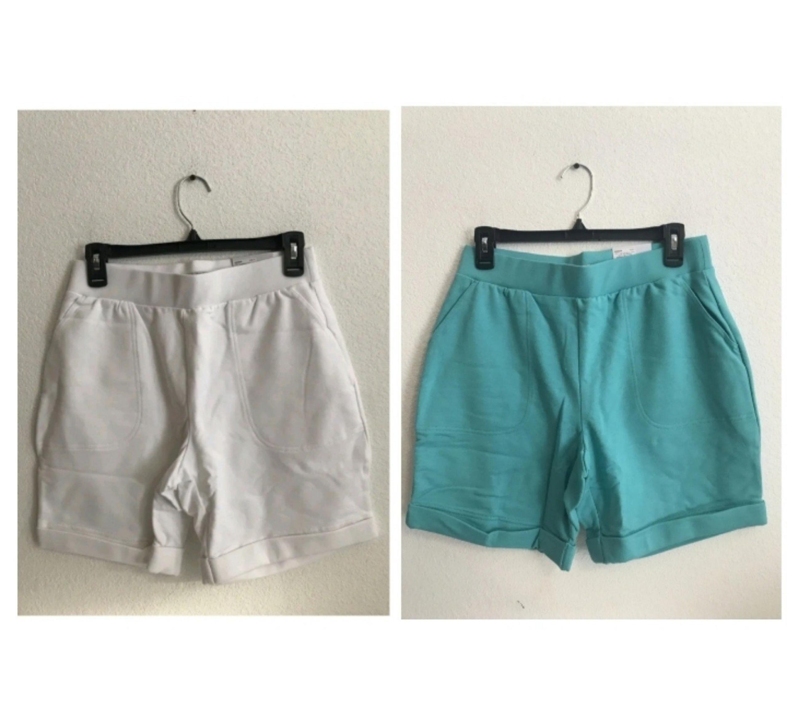 Pair of women CROFT & BARROW EASY PULL ON Shorts Size XXL 2XL White & Teal Blue