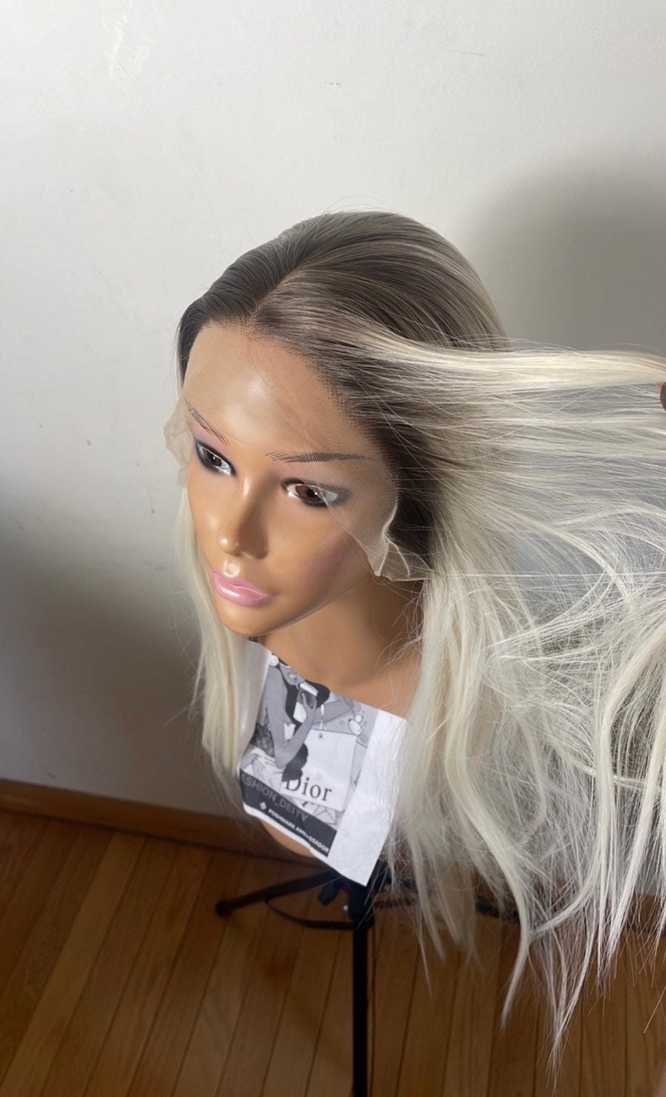 22 PLATINUM BLONDE OMBRE LACEFRONTWIG