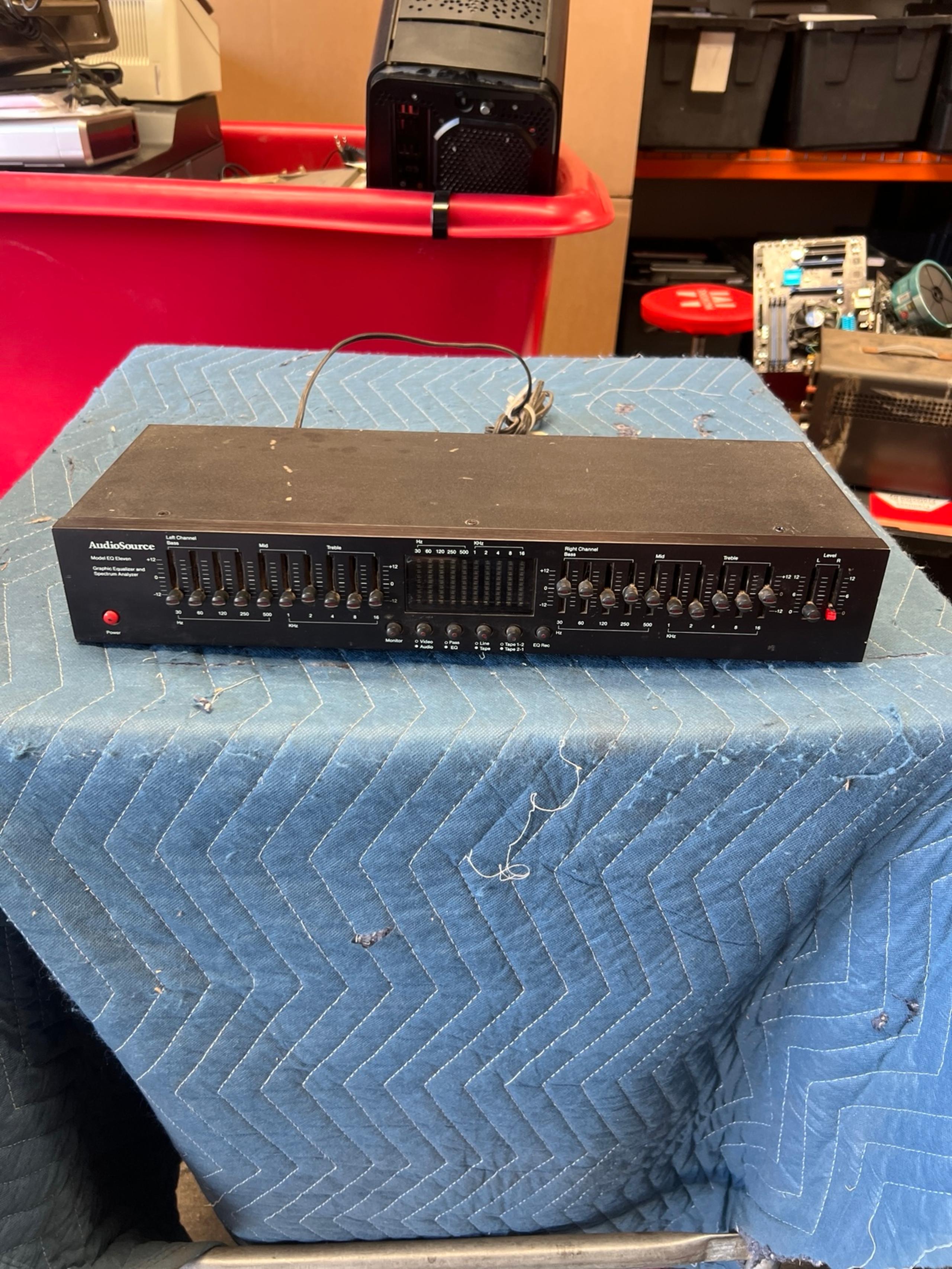 AudioSource Model EQ Eleven Graphic Equalizer and Spectrum Analyzer