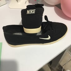 Nike sneakers for women size 7