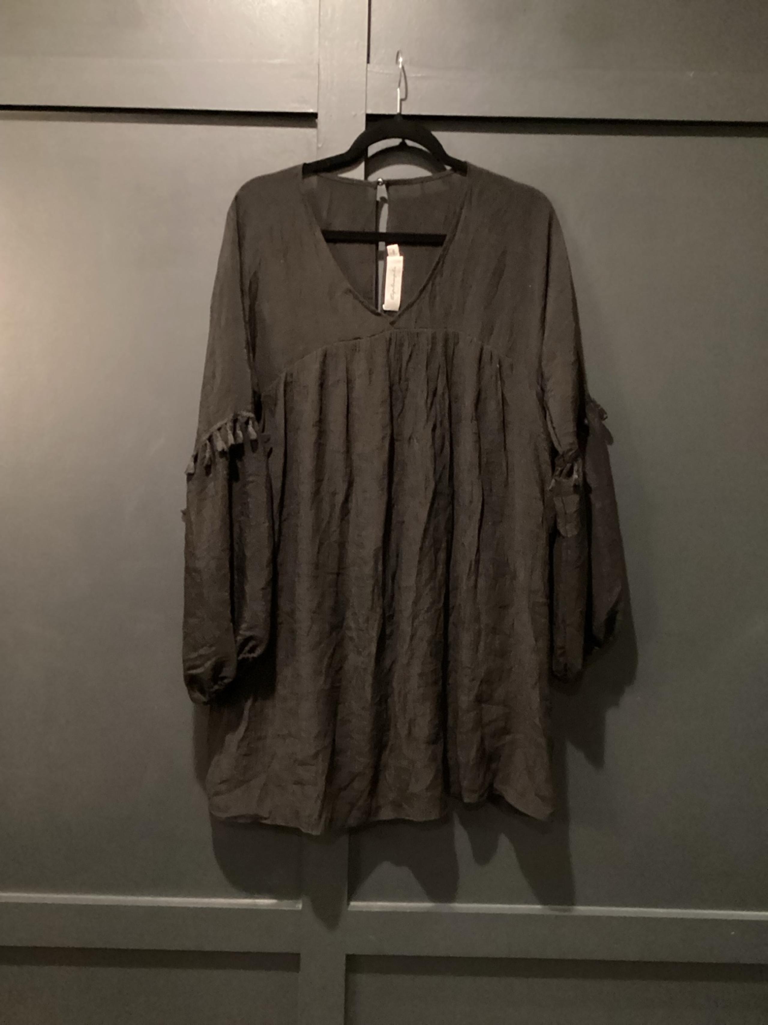 T BAGS Los Angeles Babydoll Long Sleeve puff sleeve mini Dress black medium