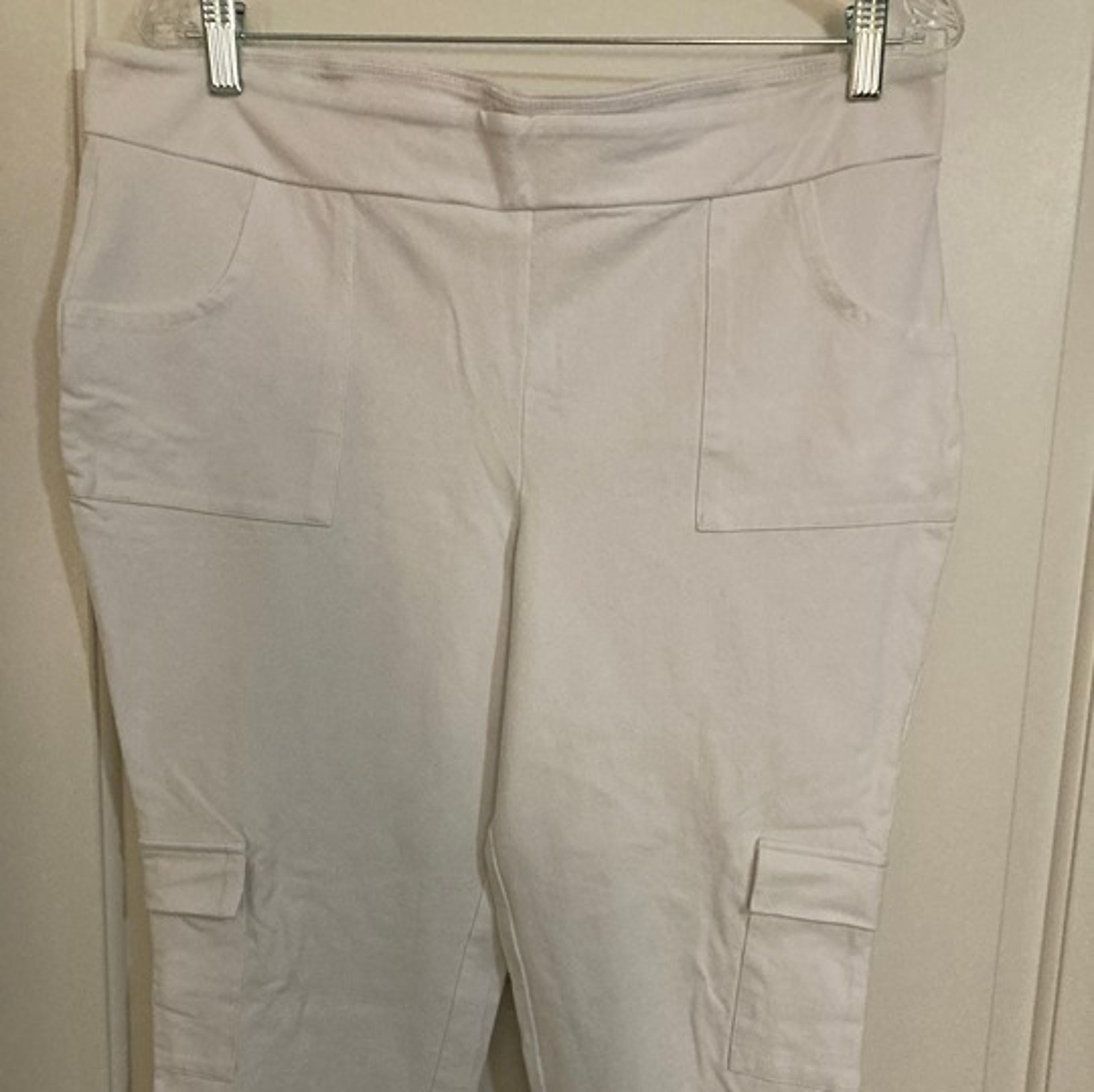 Women with Control Cropped 2 Pocket White Pants Size 1X Petite