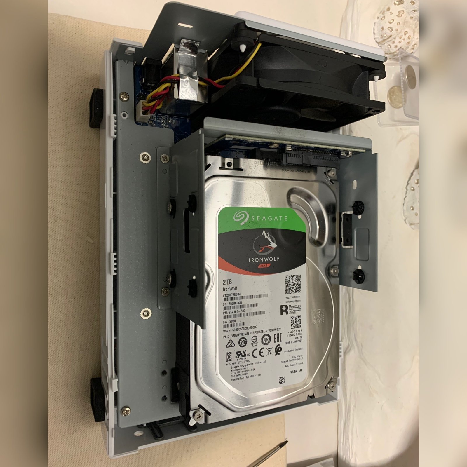 Synology DiskStation NAS DS220j 2-Bay W/ 1 HDD 2TB + Power