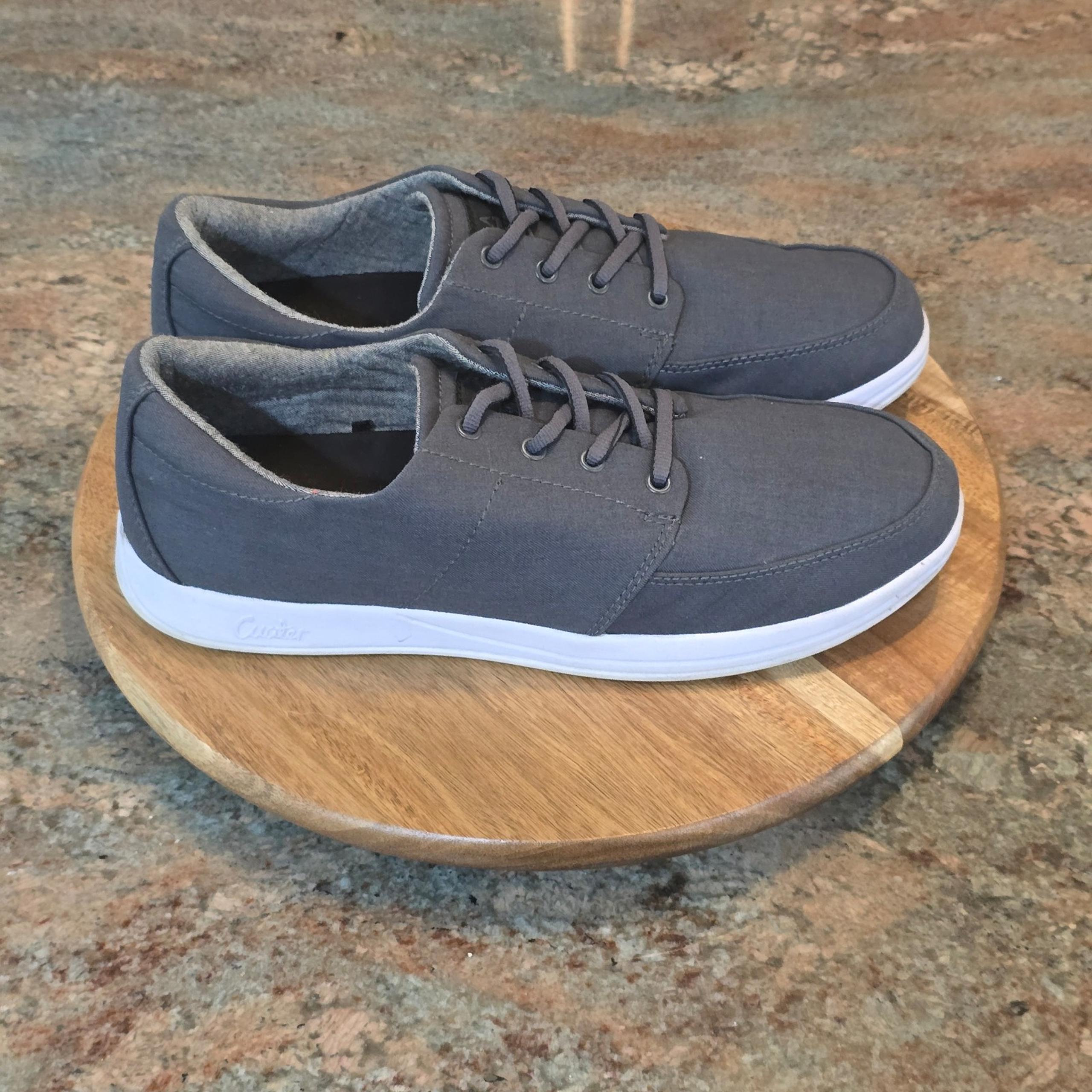 Travis Mathew Cuater Grey Canvas Comfort Shoes Sneakers, men's size 10