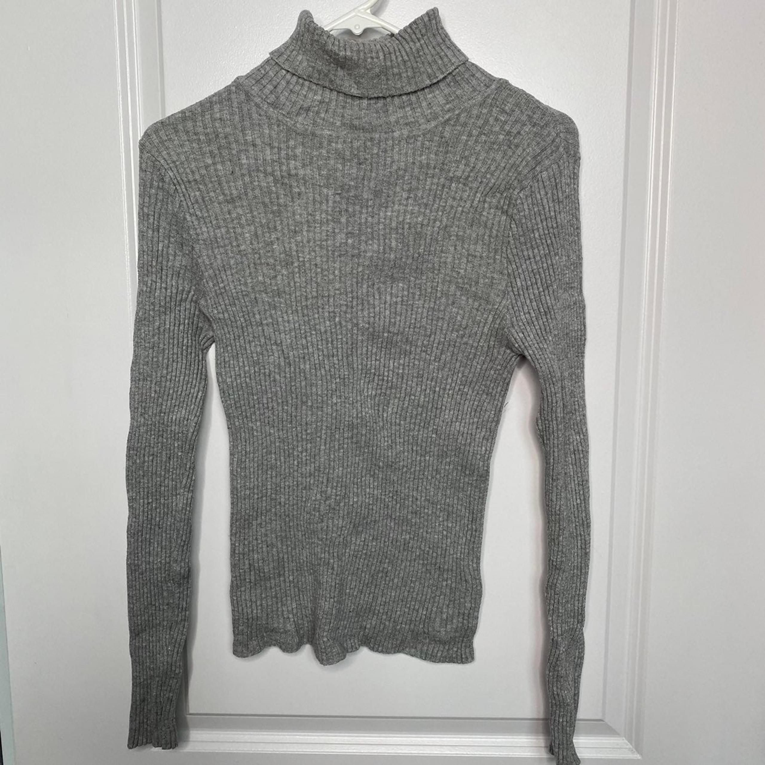 FOREVER 21 Grey Turtleneck Sweater