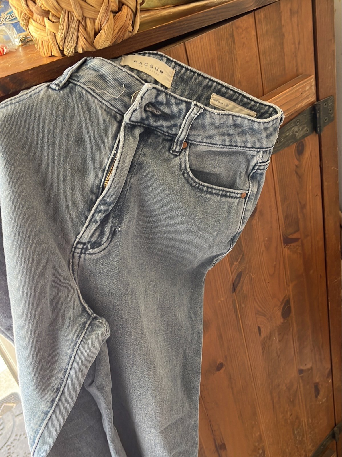 Lot of Jr. 4 pairs of Jeans, 3 PacSun and 1 Levis. Will not separate.