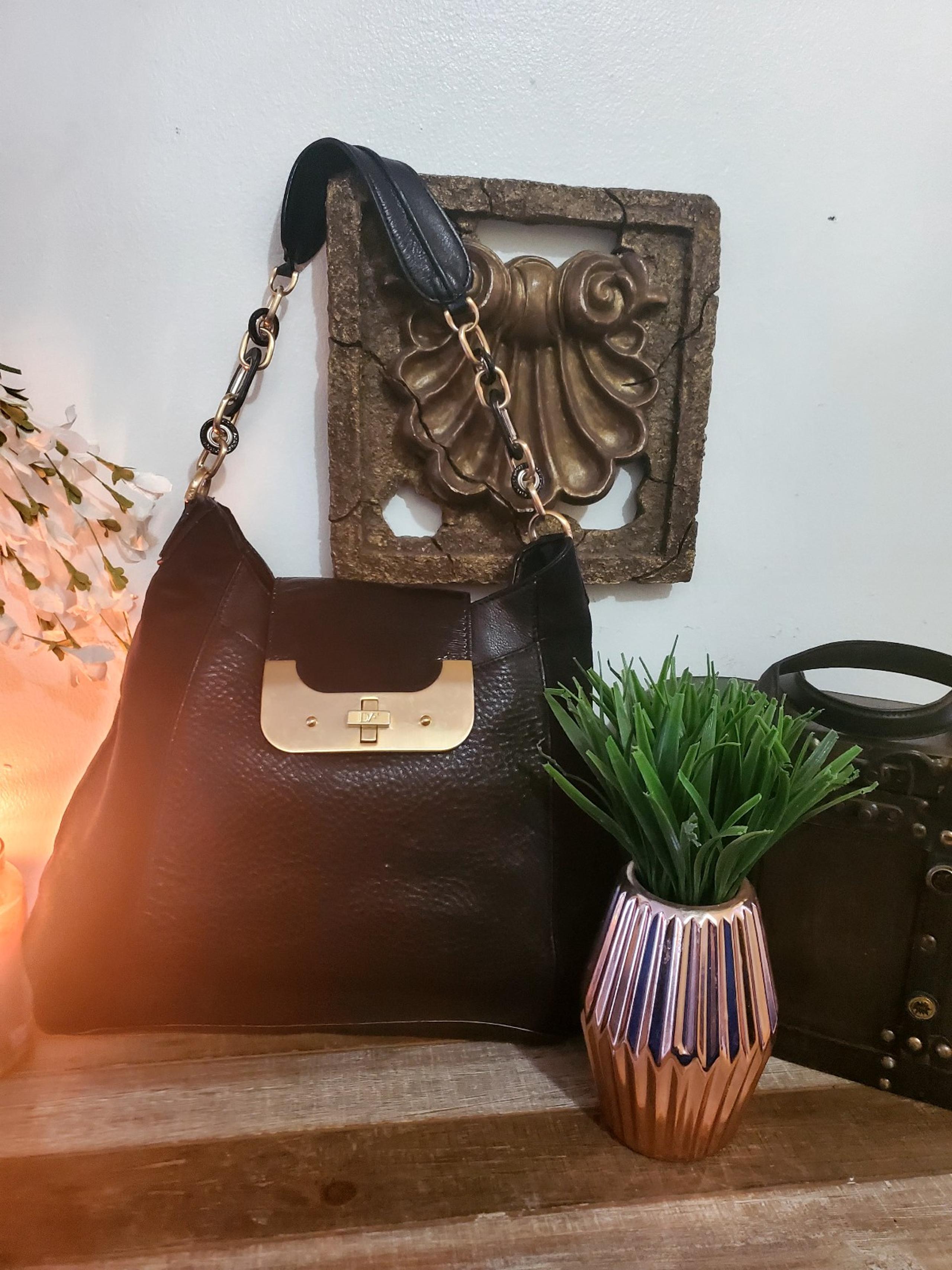 DIANE VON FURSTENBERG DVF Black Leather Flap Turnlock Shoulder Bag