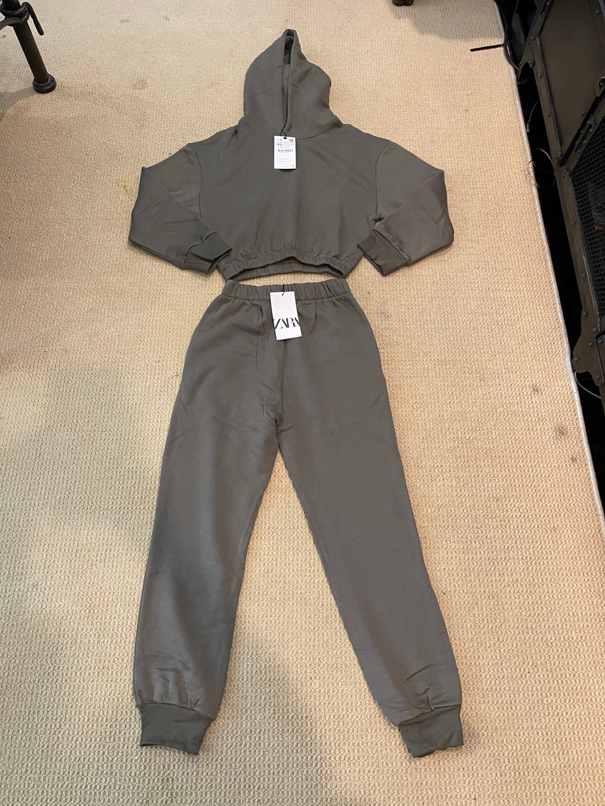 Zara long sleeve olives green sweatsuit Set with hoodie size S