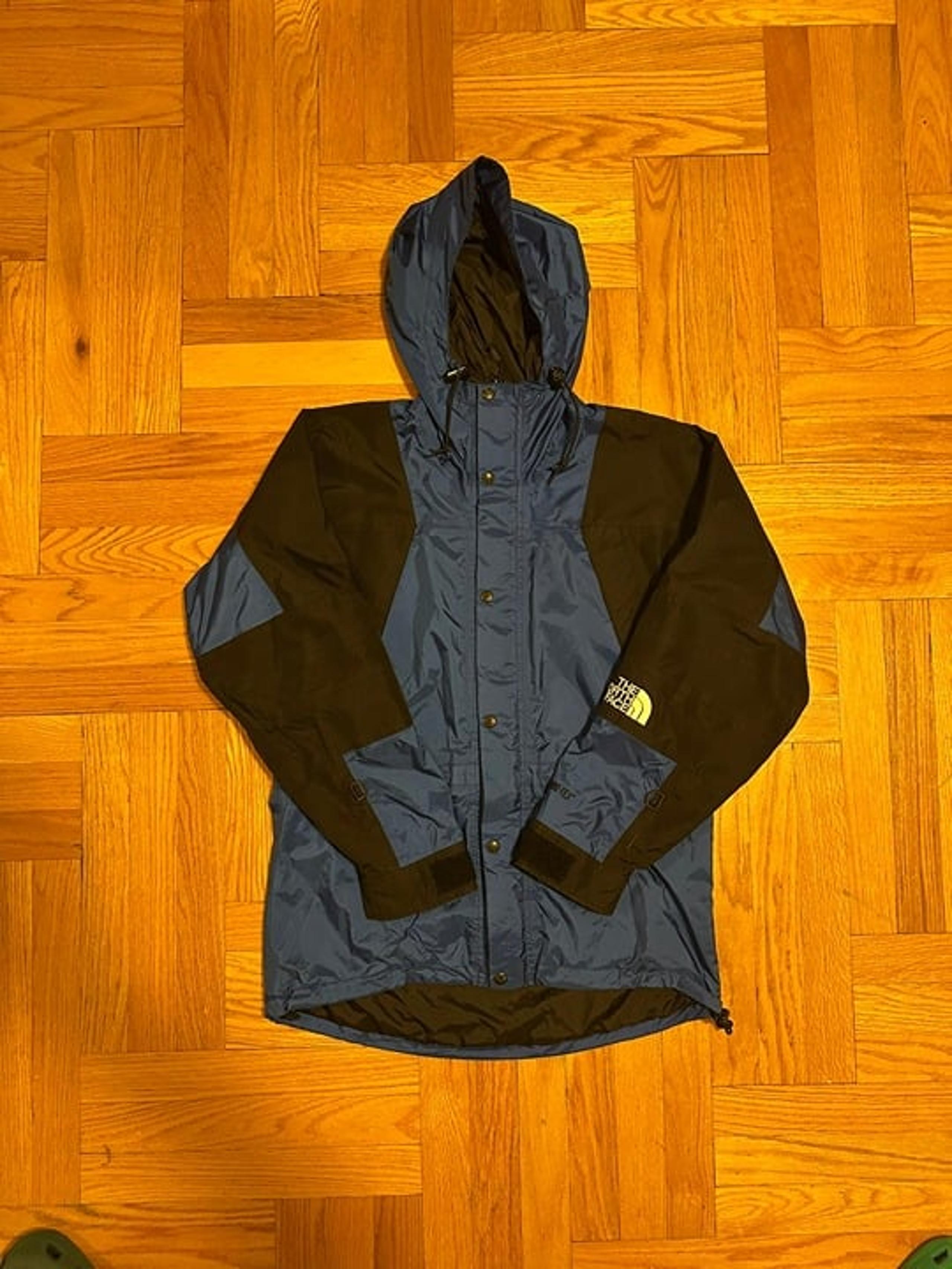 Vintage The North Face Blue & Black Mountain Light Parka in Men's Small