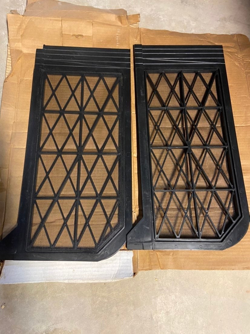 Truck window screens