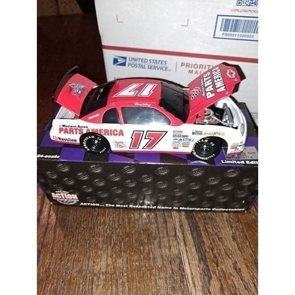 Vintage 96 Action Collect Darrell Waltrip Parts America Die Cast Nascar Race Car