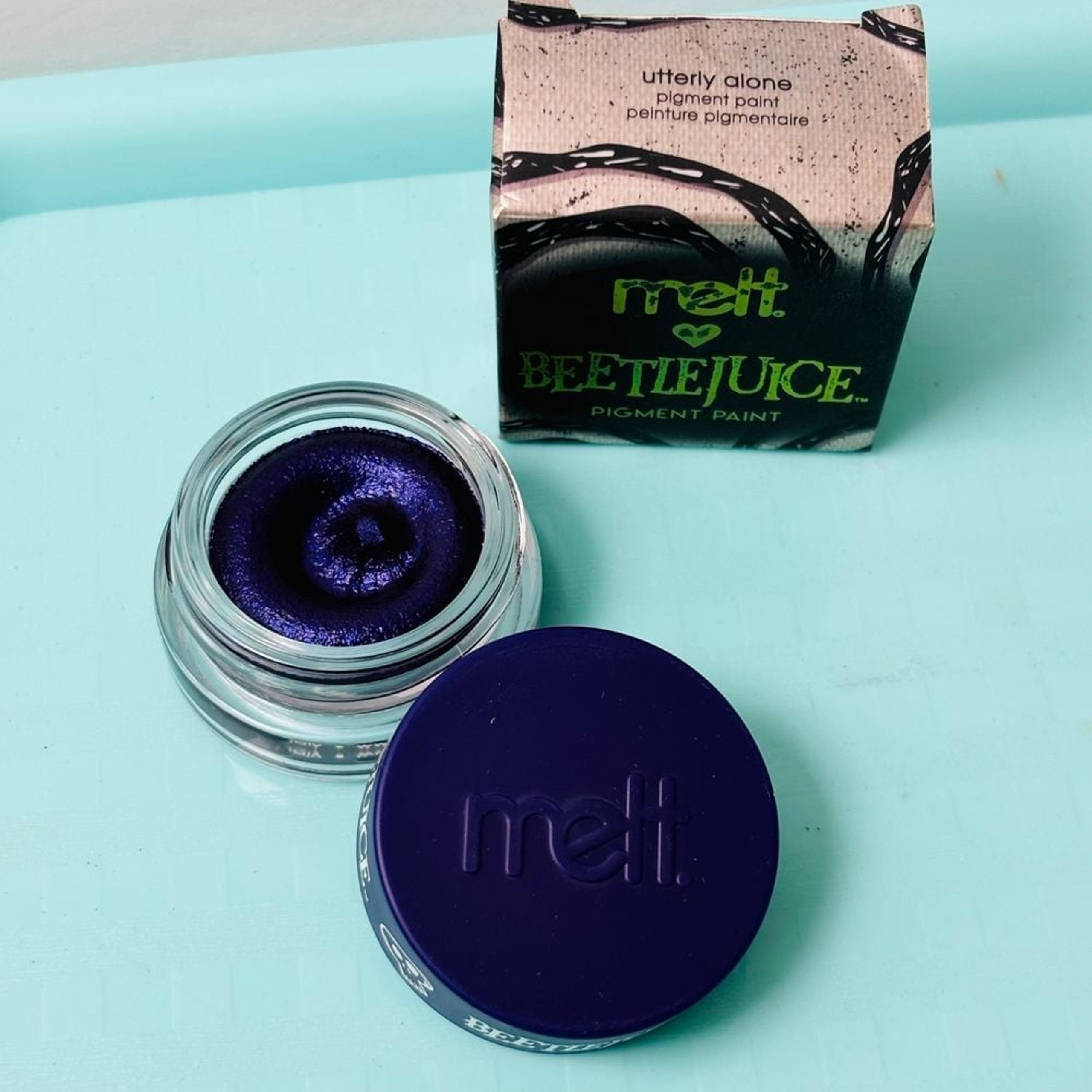 Melt Cosmetics X Beetlejuice Utterly Alone Pigment Paint Purple Chrome Eyeliner