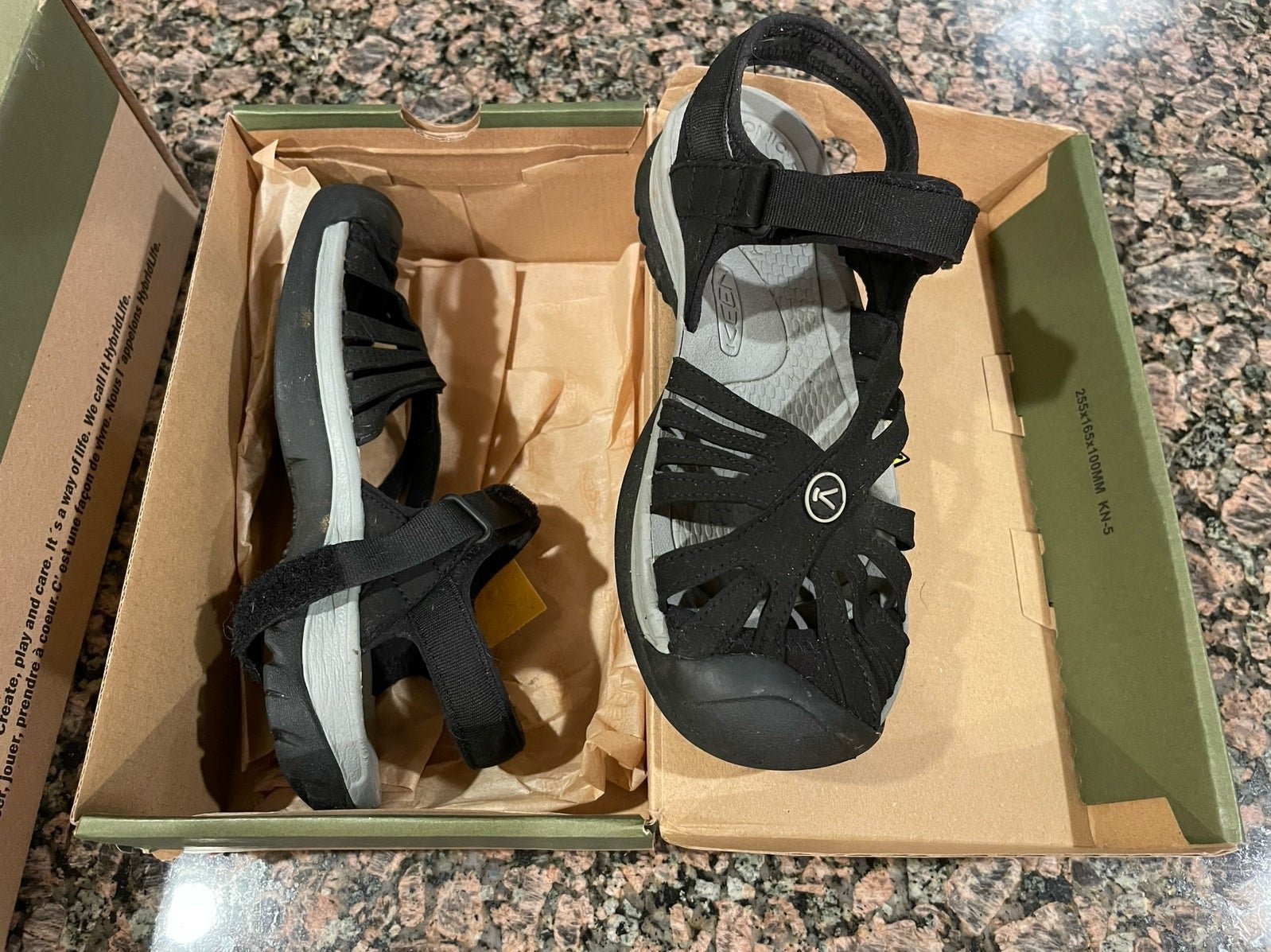 KEEN Size 6 women’s sandals