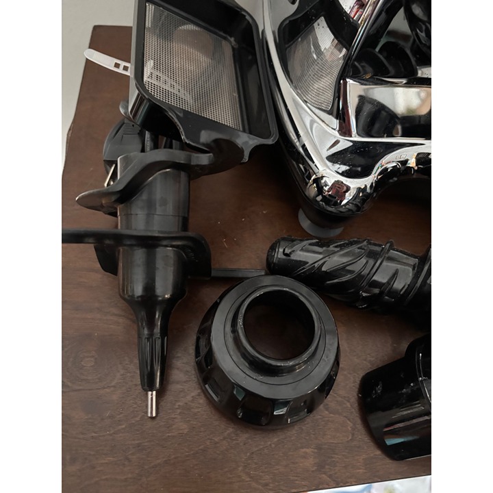 Omega 8006 Masticating Juicer Nutrition System With Attachments & User Manual - detail