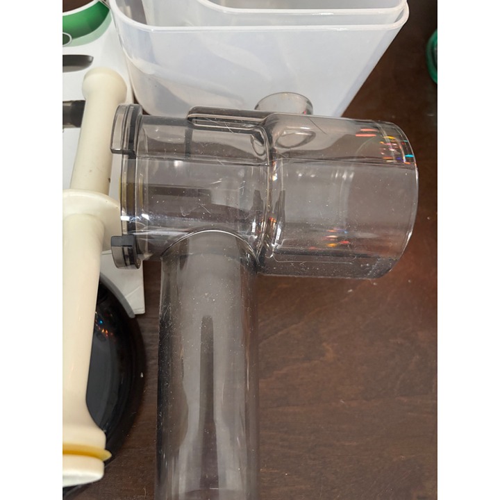 Omega 8006 Masticating Juicer Nutrition System With Attachments & User Manual - detail