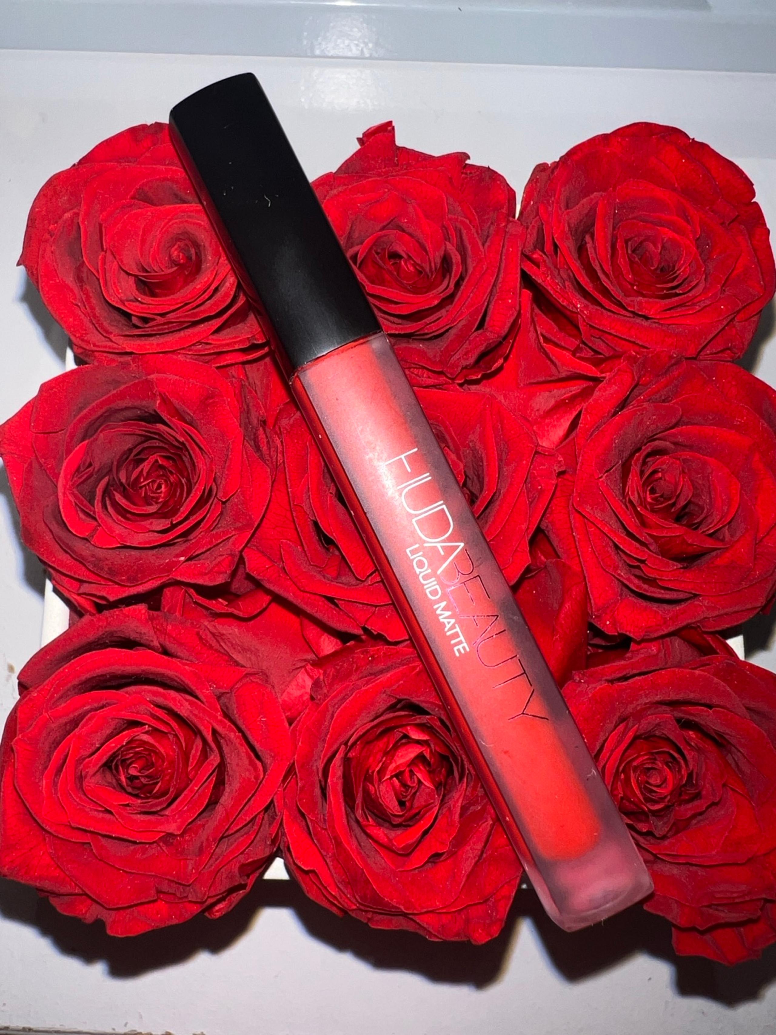 Huda Beauty Liquid Matte Lipstick alluring