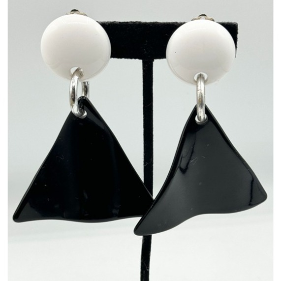 Vintage plastic triangle dangle drop earrings